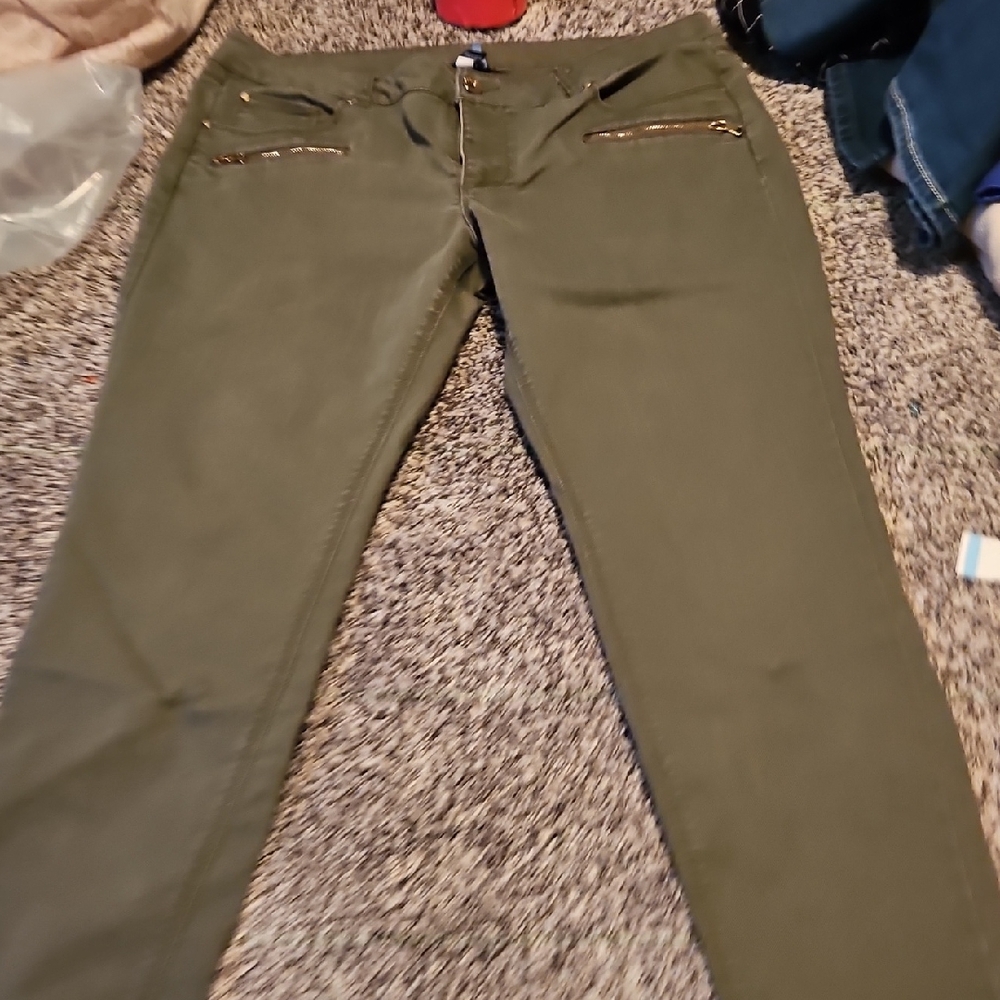 Olive Green Pants with Zipper Accents. Women's size 14.  APT. 9 Skinny Leg
